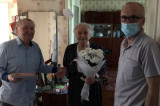 Изображение к новости 'Депутат поздравил семьи Каштака с праздником'. 